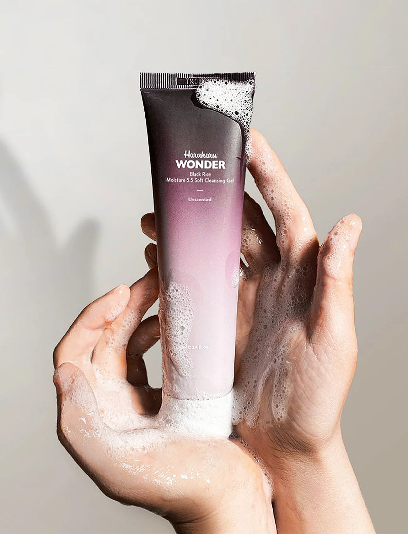 Haruharu Wonder Black Rice Moisture 5.5 Soft Cleansing Gel