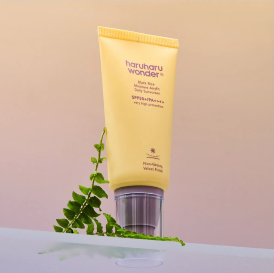 Haruharu Wonder Black Rice Moisture Airyfit Daily Sunscreen SPF50+ PA++++